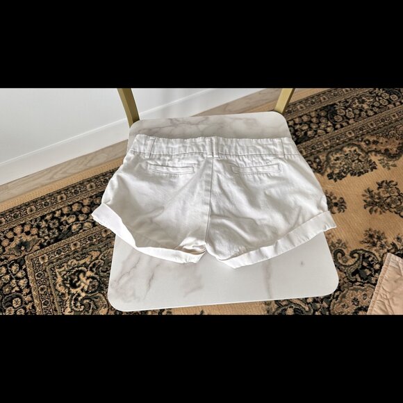 White Streetwear Society Cuffed Shorts – Small - Picture 3 of 3